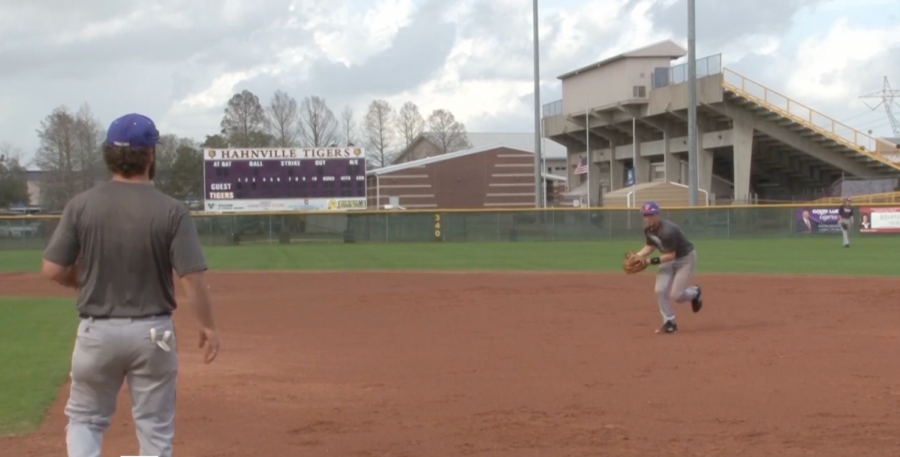 HHS+Baseball+vs.+HLB